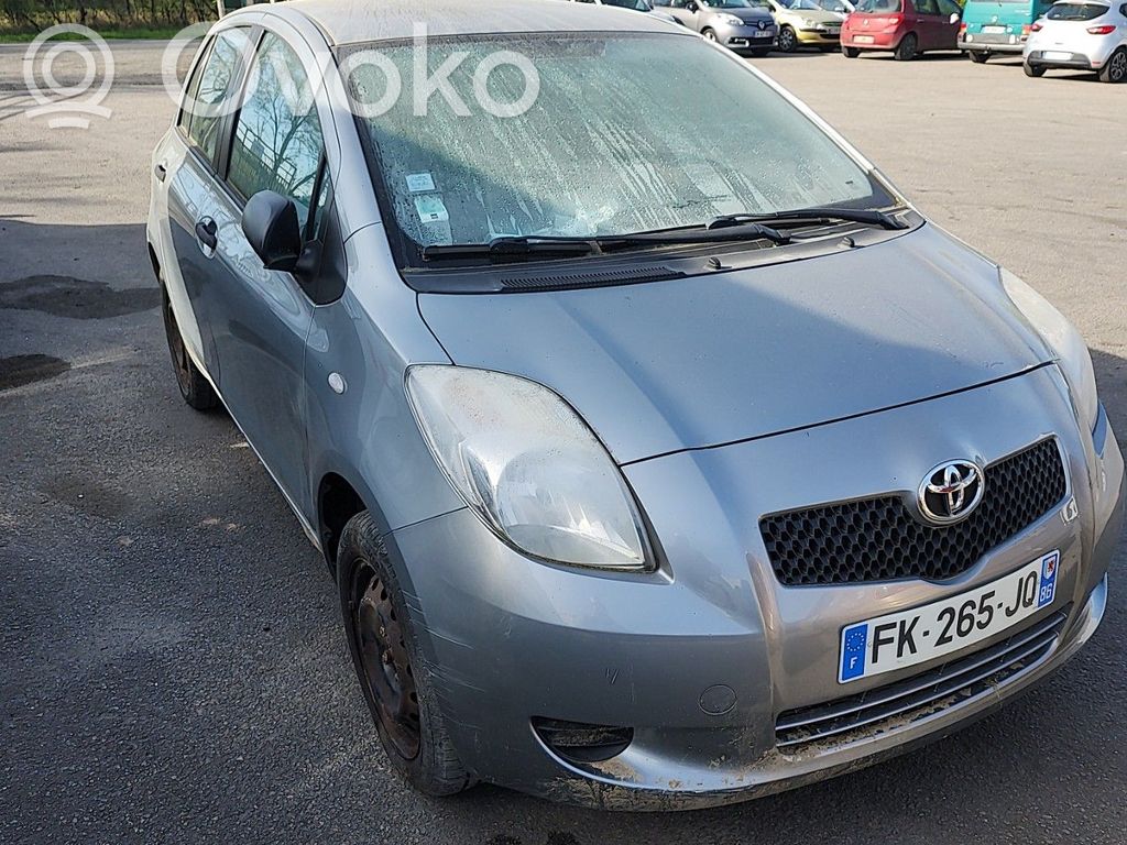 Yaris Yaris  270600Q04084