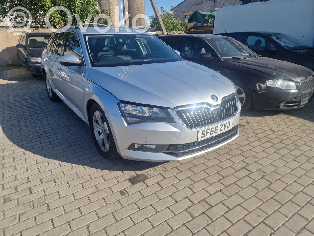 Superb B8 (3V) Superb  35805007