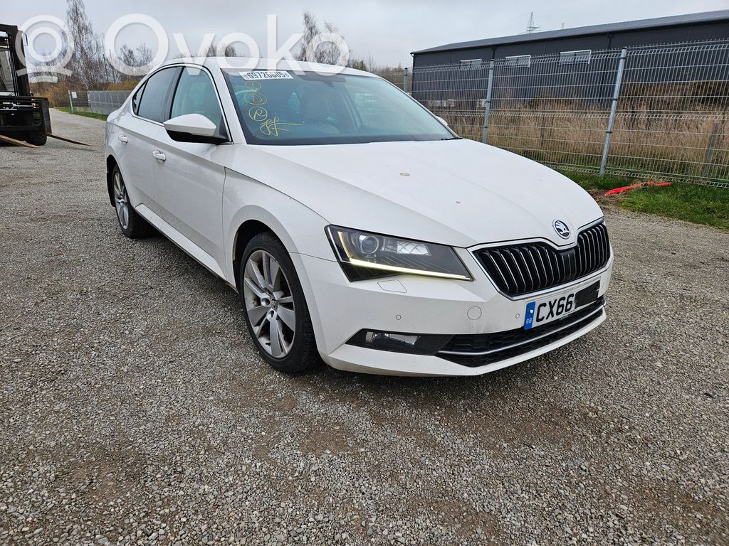 Superb B8 (3V) Superb  5Q0614517BK