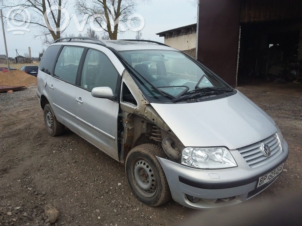 Sharan Sharan  7M3857961