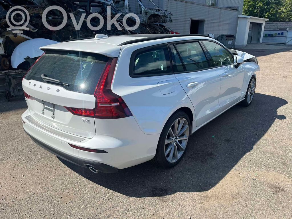 V60 V60, V60 Cross Country  31439481