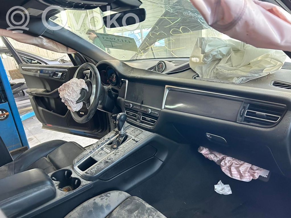 Macan (95B) Macan  95B012109
