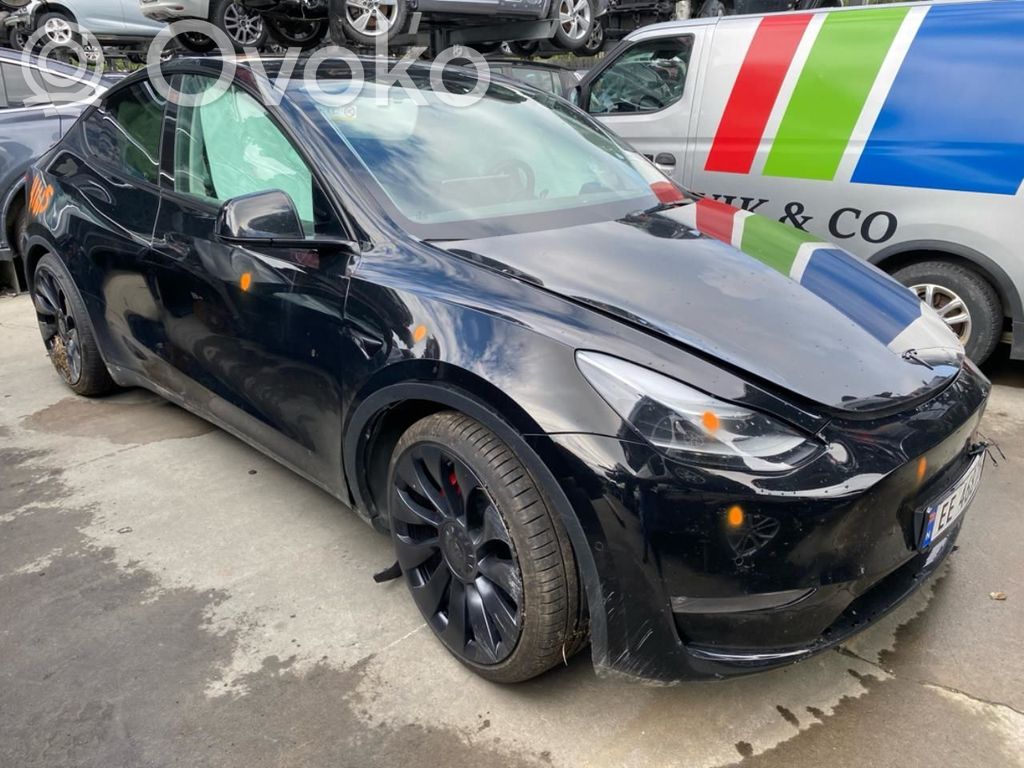 Model Y Tesla Model Y  104474600A