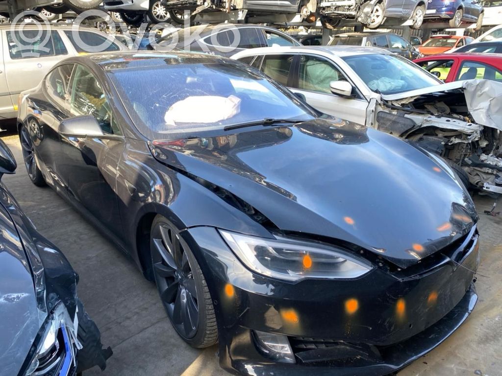 Model S Tesla Model S  104862000A