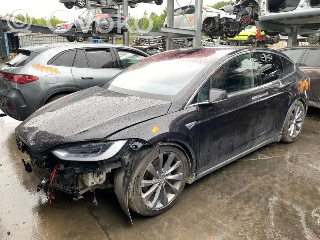 Model X Tesla Model X  103779700D