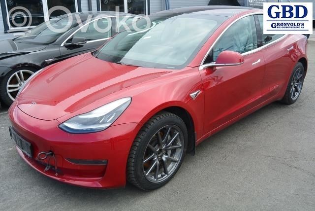 Model 3 Tesla Model 3  104444400A
