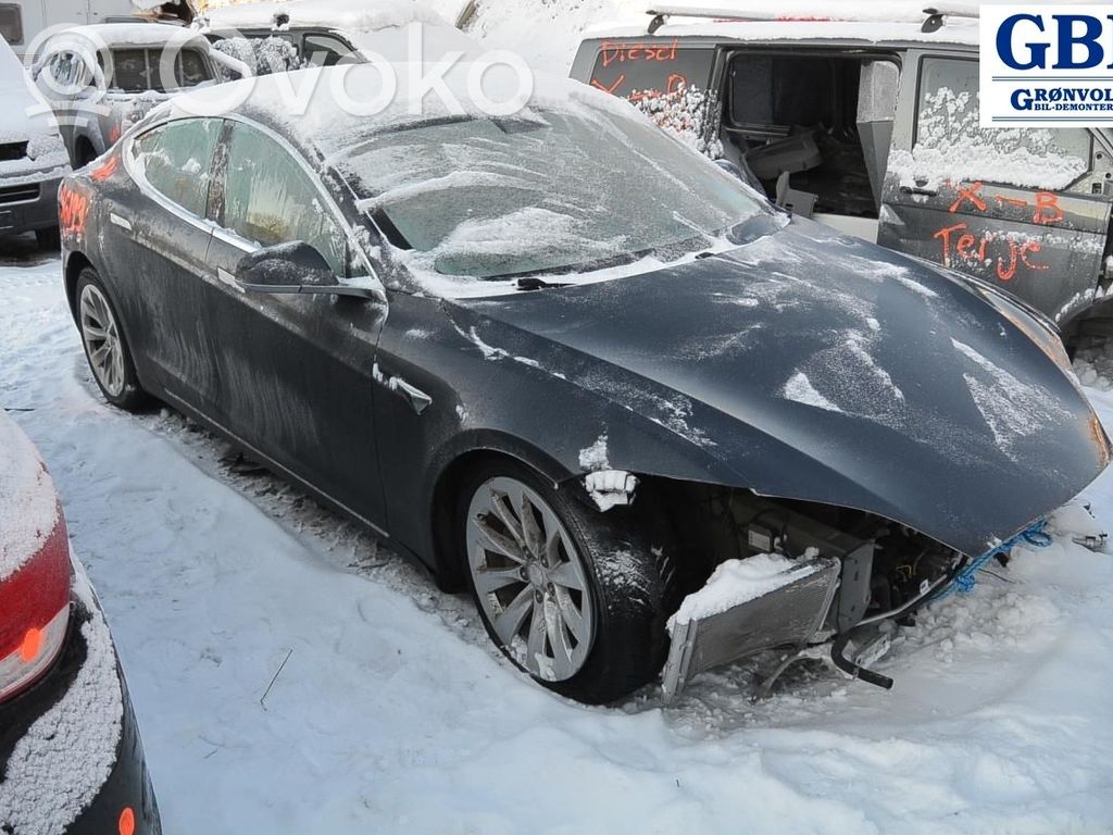 Model S Tesla Model S  102142200B