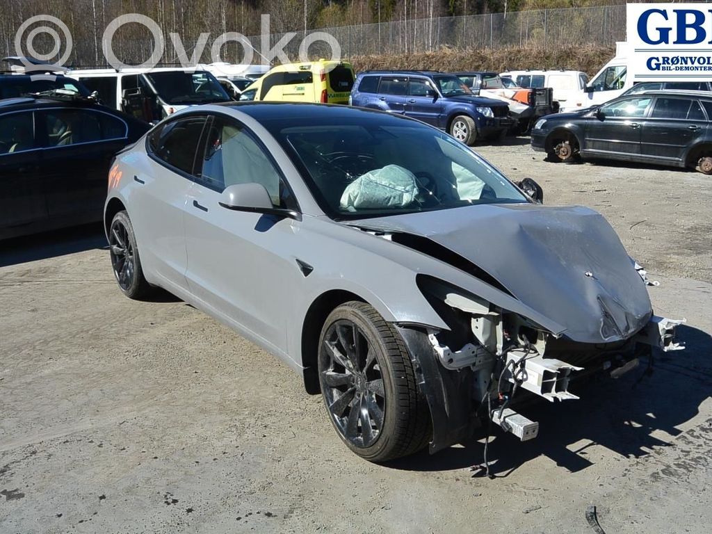 Model 3 Tesla Model 3  109594900E