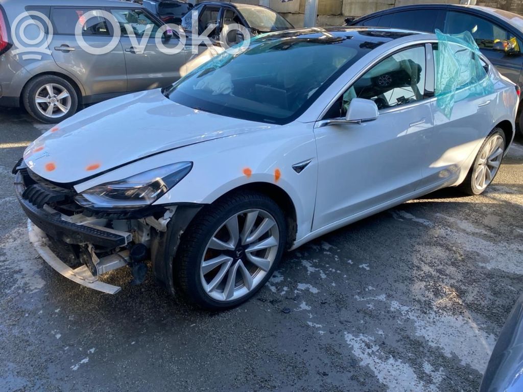 Model 3 Tesla Model 3  110864700D