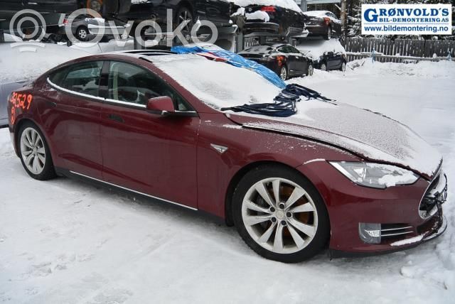 Model S Tesla Model S  102742600A