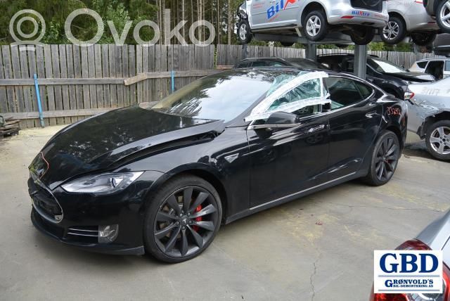 Model S Tesla Model S  104157500A