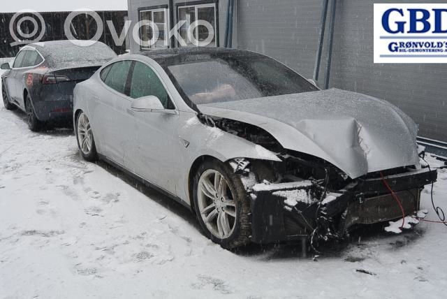 Model S Tesla Model S  103779600C