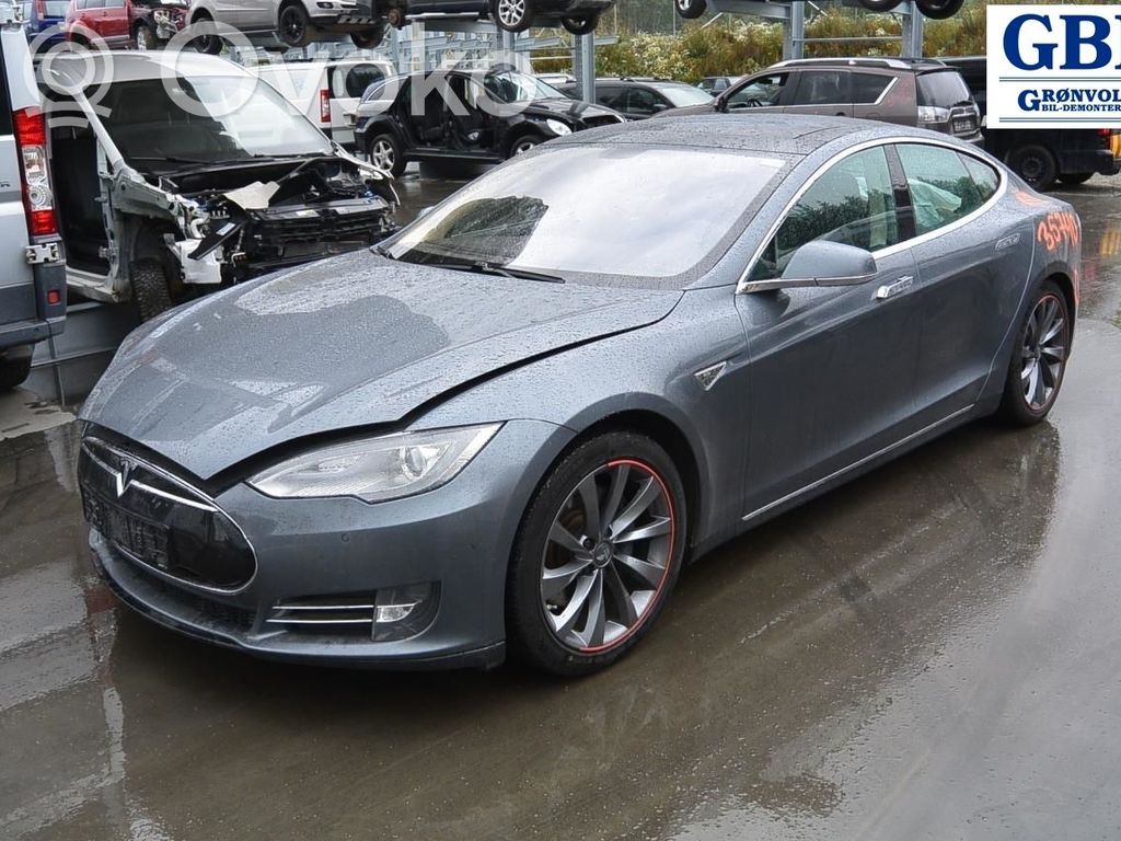 Model S Tesla Model S  100477712E