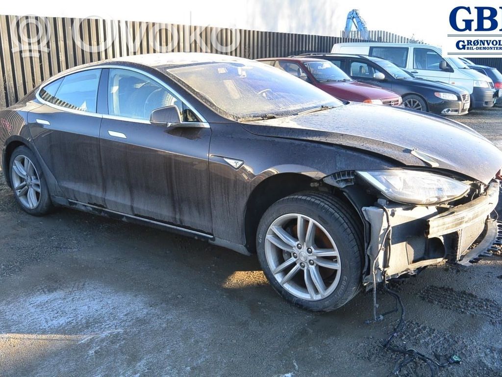 Model S Tesla Model S  103297200A