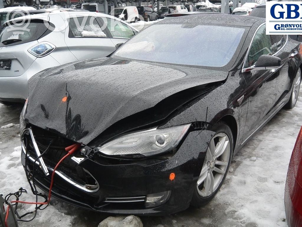 Model S Tesla Model S  101927600B