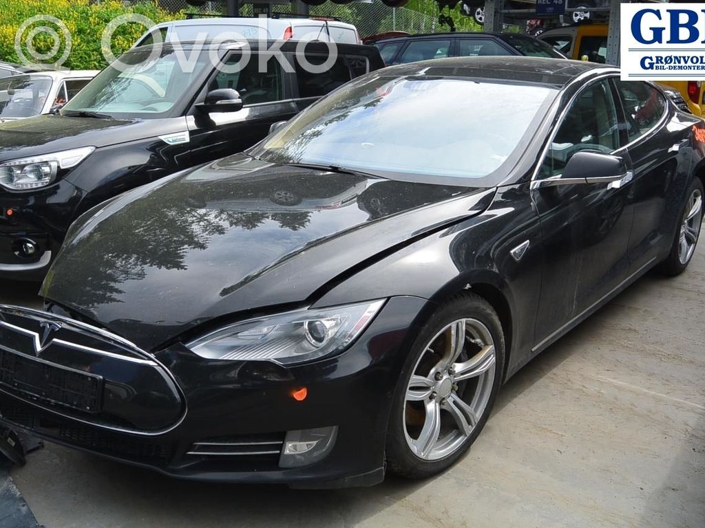 Model S Tesla Model S  102866500C