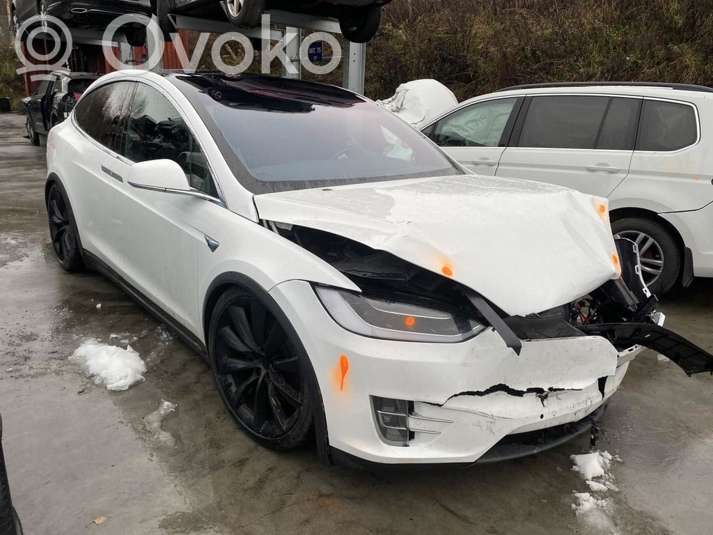 Model X Tesla Model X  104862000A