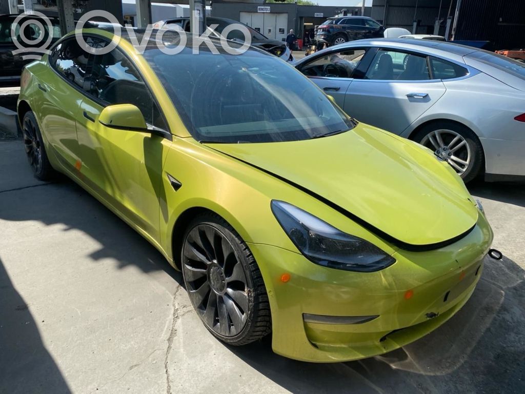 Model 3 Tesla Model 3  108954300J