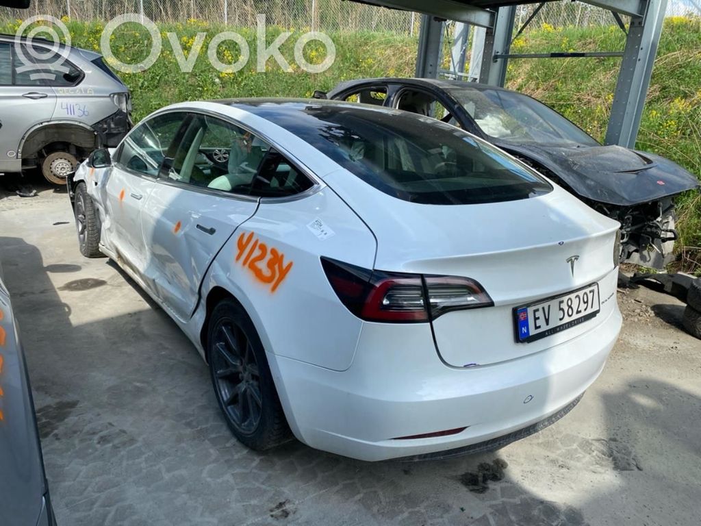 Model 3 Tesla Model 3  109594900D