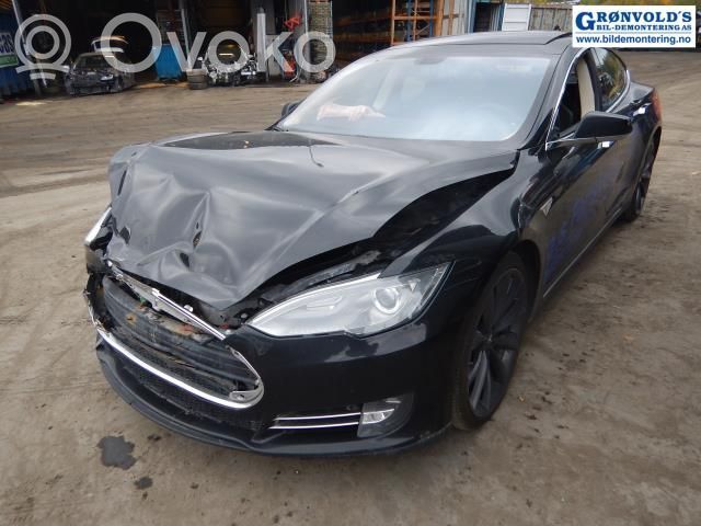 Model S Tesla Model S  102742600A