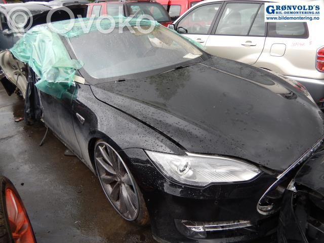 Model S Tesla Model S  100852800E
