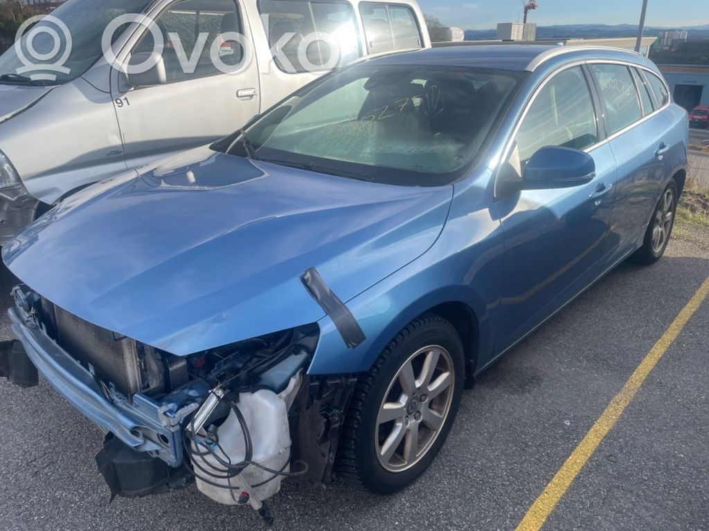 V60 V60, V60 Cross Country  31368867