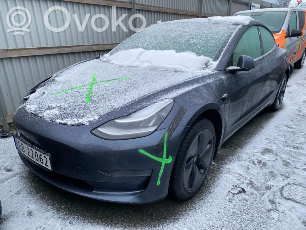 Model 3 Tesla Model 3  104416100D
