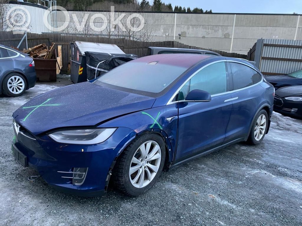 Model X Tesla Model X  103779700D