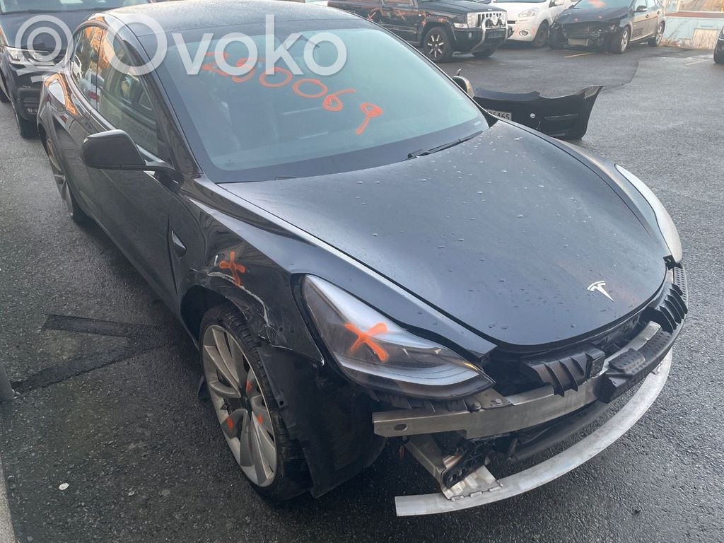 Model 3 Tesla Model 3  107740200G