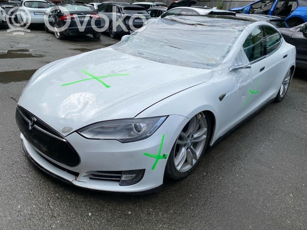Model S Tesla Model S  103822400B