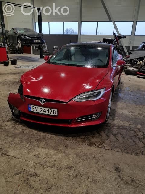 Model S Tesla Model S  112951900A