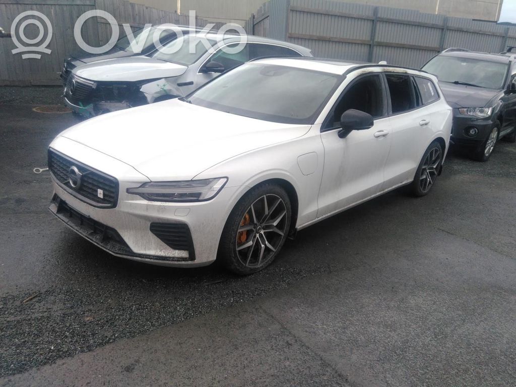 V60 V60, V60 Cross Country  31491811