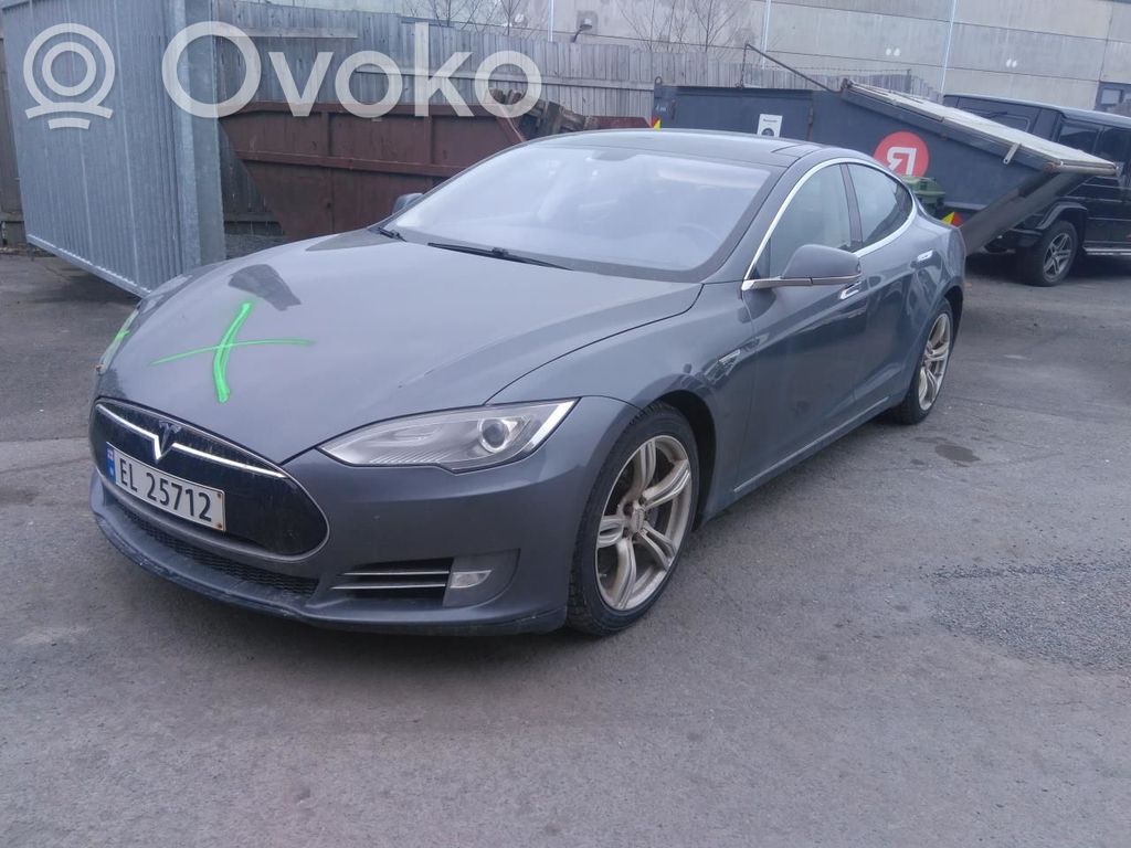 Model S Tesla Model S  JJ323504BB