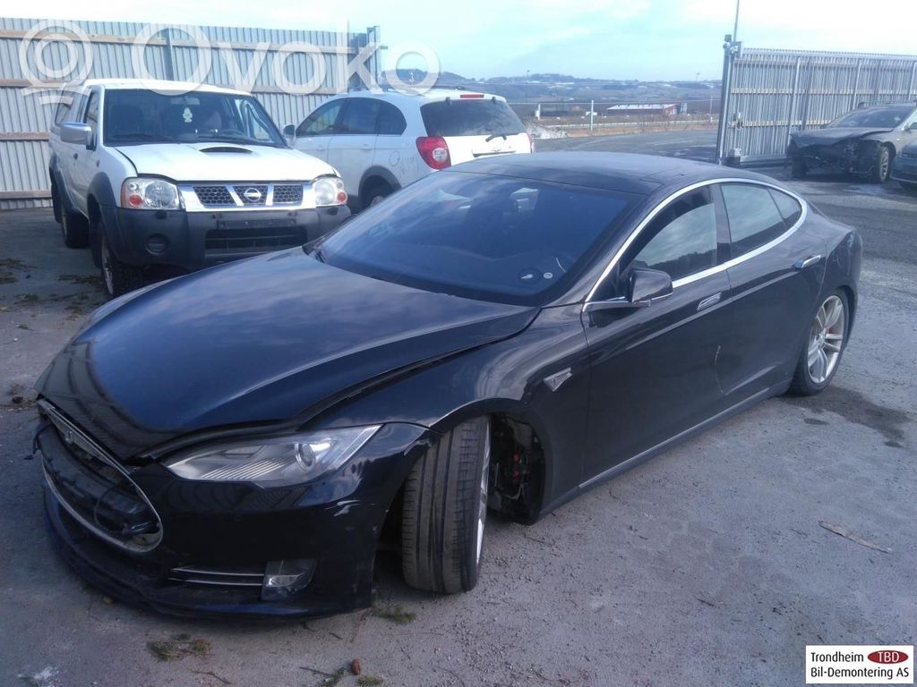 Model S Tesla Model S  103779700A