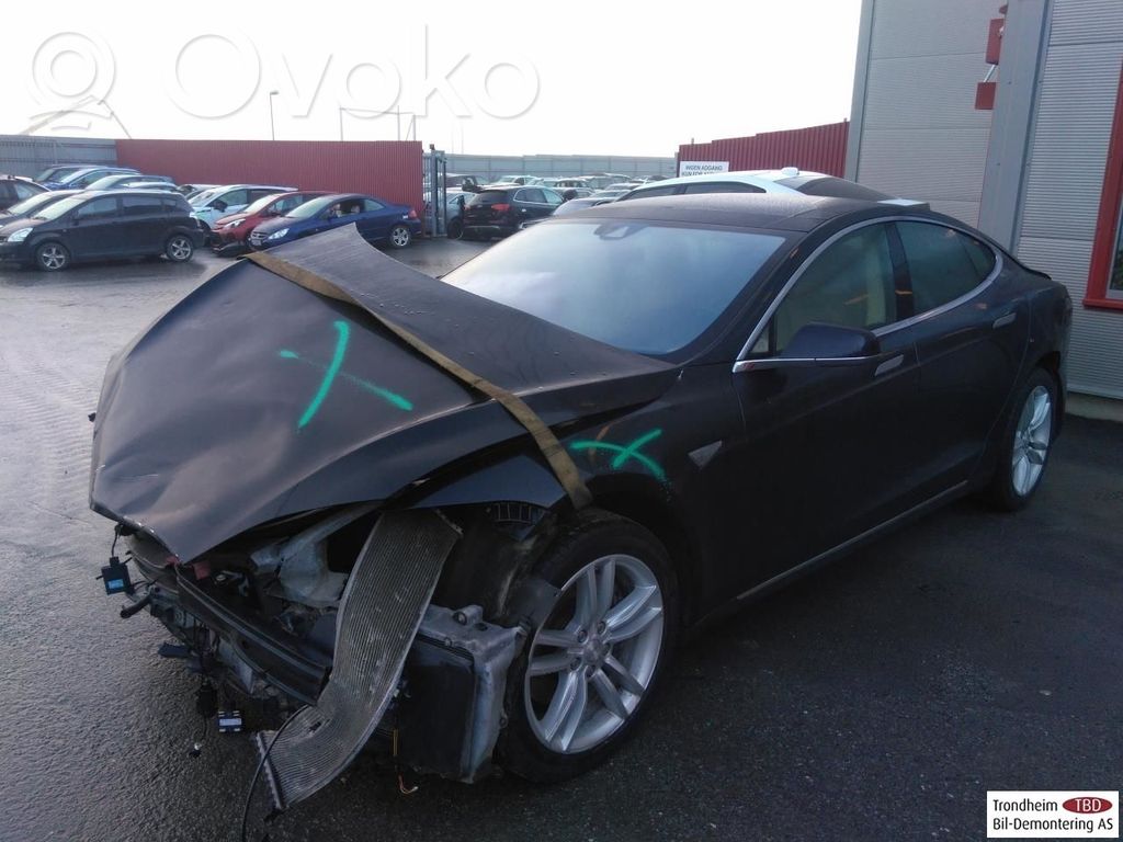 Model S Tesla Model S  103779700A