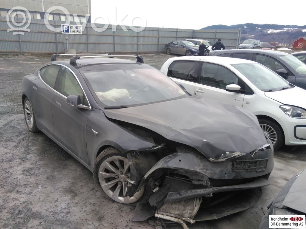 Model S Tesla Model S  109961700A