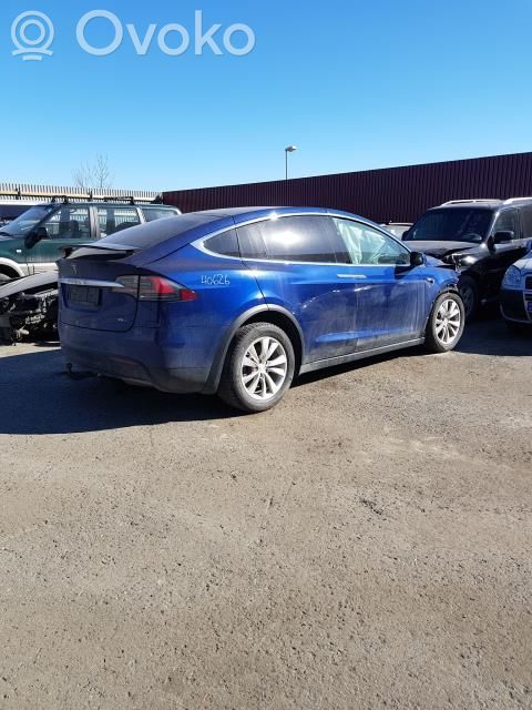 Model X Tesla Model X  103779700D