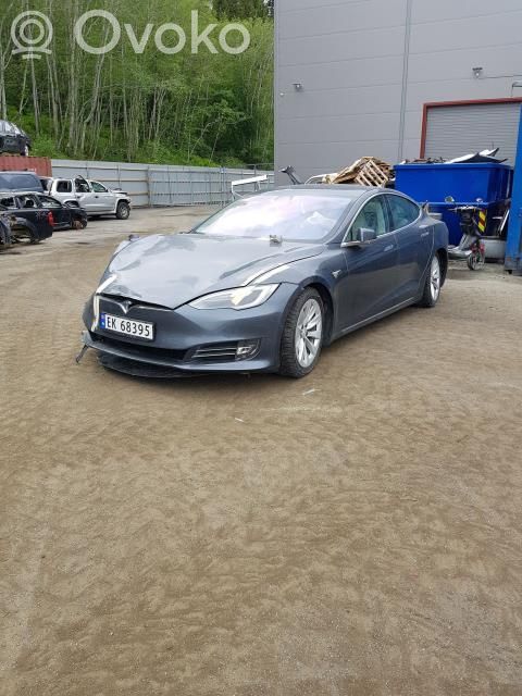 Model S Tesla Model S  112951900A