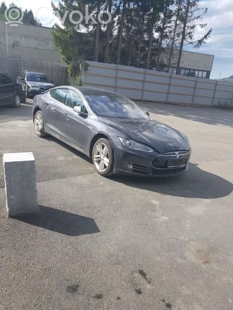 Model S Tesla Model S  103779700C