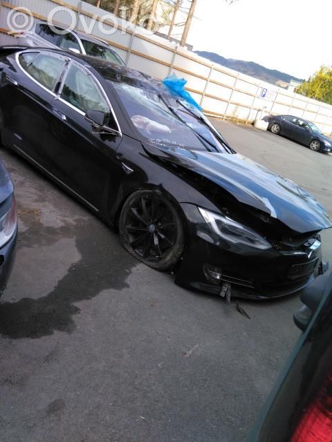 Model S Tesla Model S  110864700C