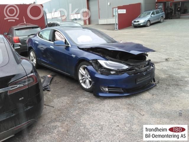 Model S Tesla Model S  105574700E