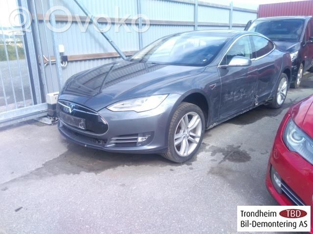 Model S Tesla Model S  102401800A