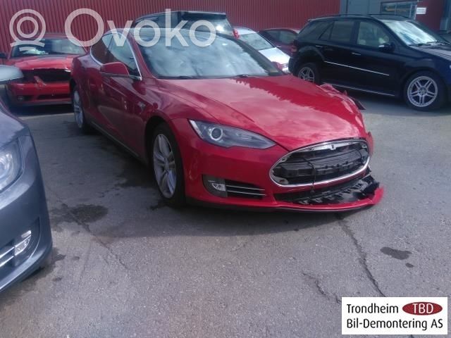 Model S Tesla Model S  103058700A