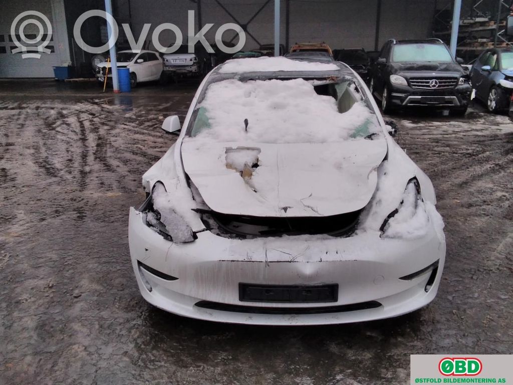 Model 3 Tesla Model 3  104464200F