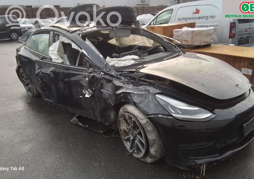Model 3 Tesla Model 3  104452100N