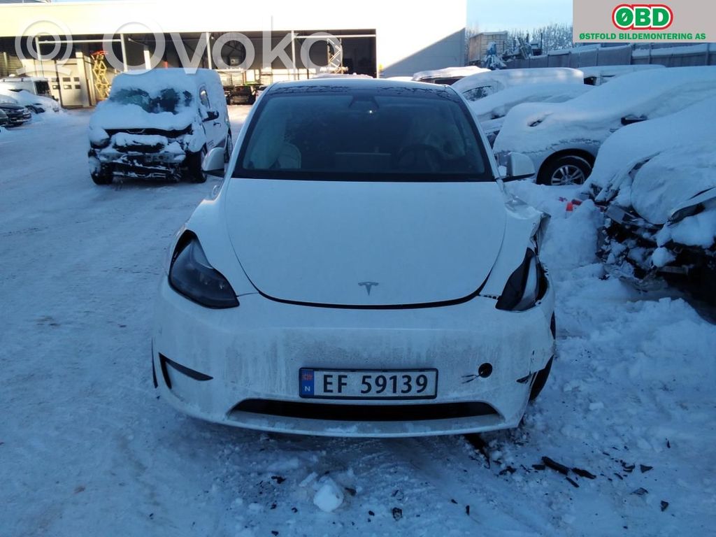 Model Y Tesla Model Y  104462800A