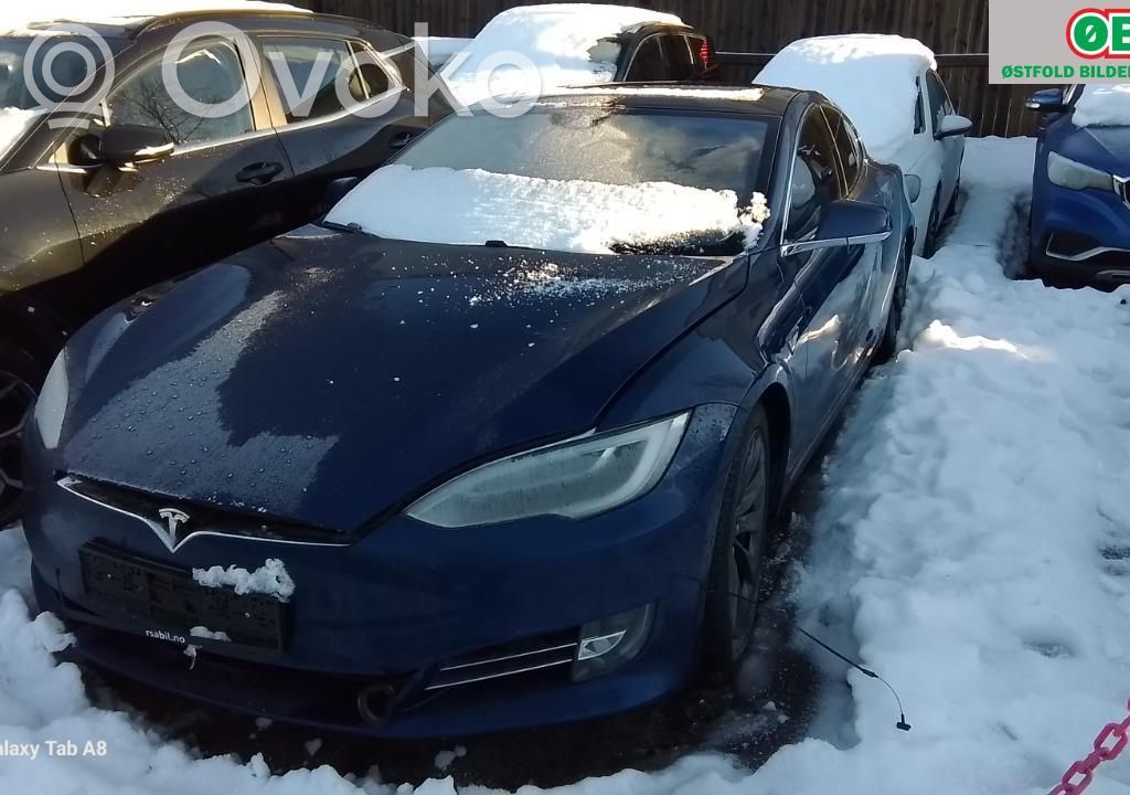 Model S Tesla Model S  105186400A