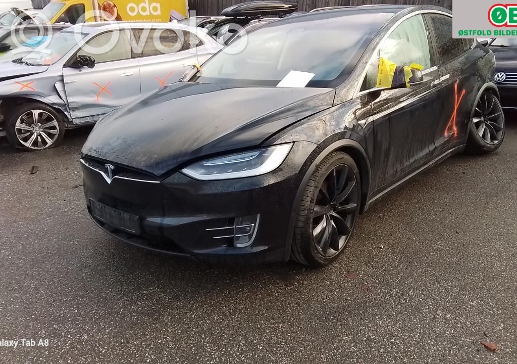Model X Tesla Model X  109741400A