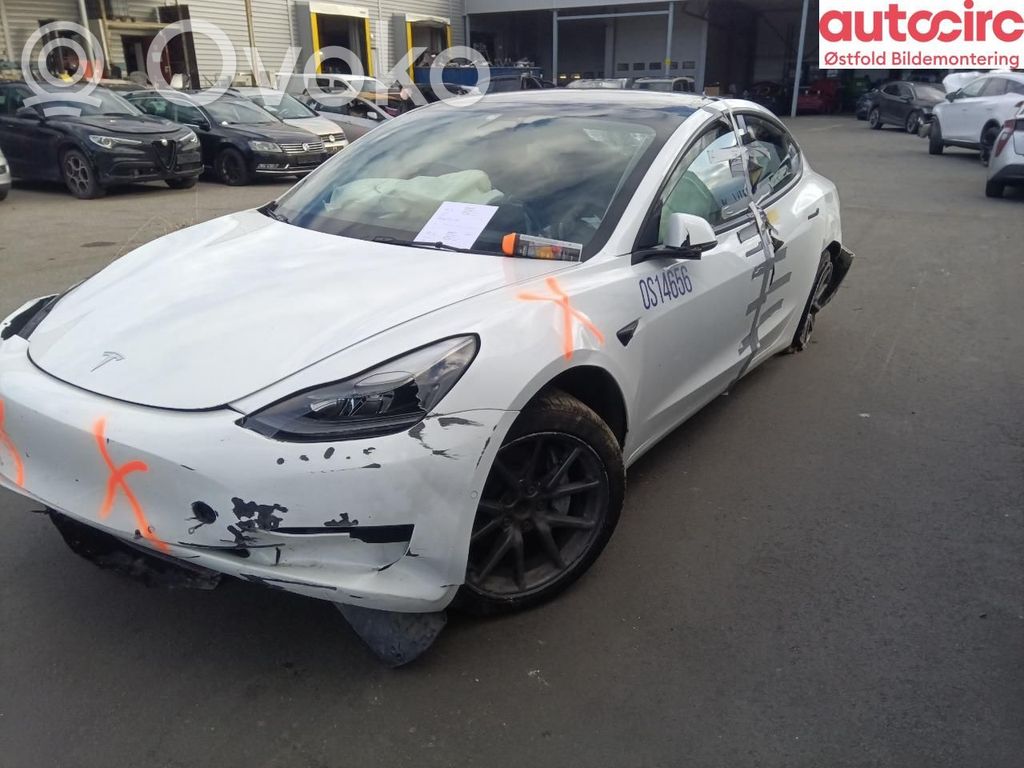 Model 3 Tesla Model 3  114374601D