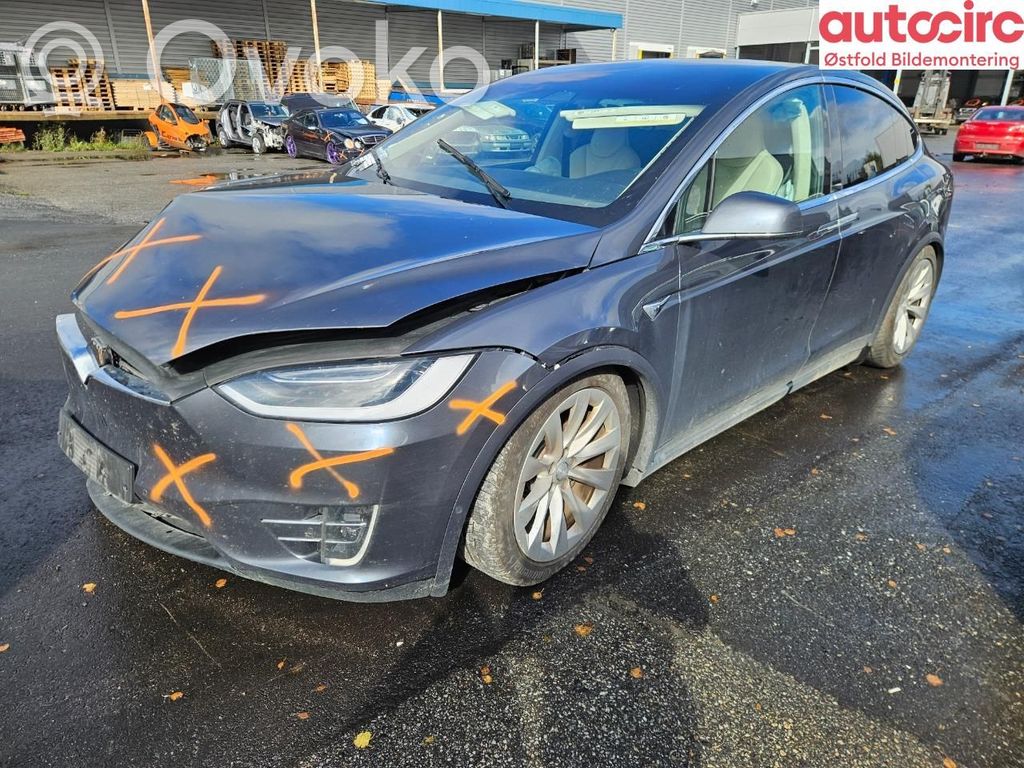 Model X Tesla Model X  105414512E